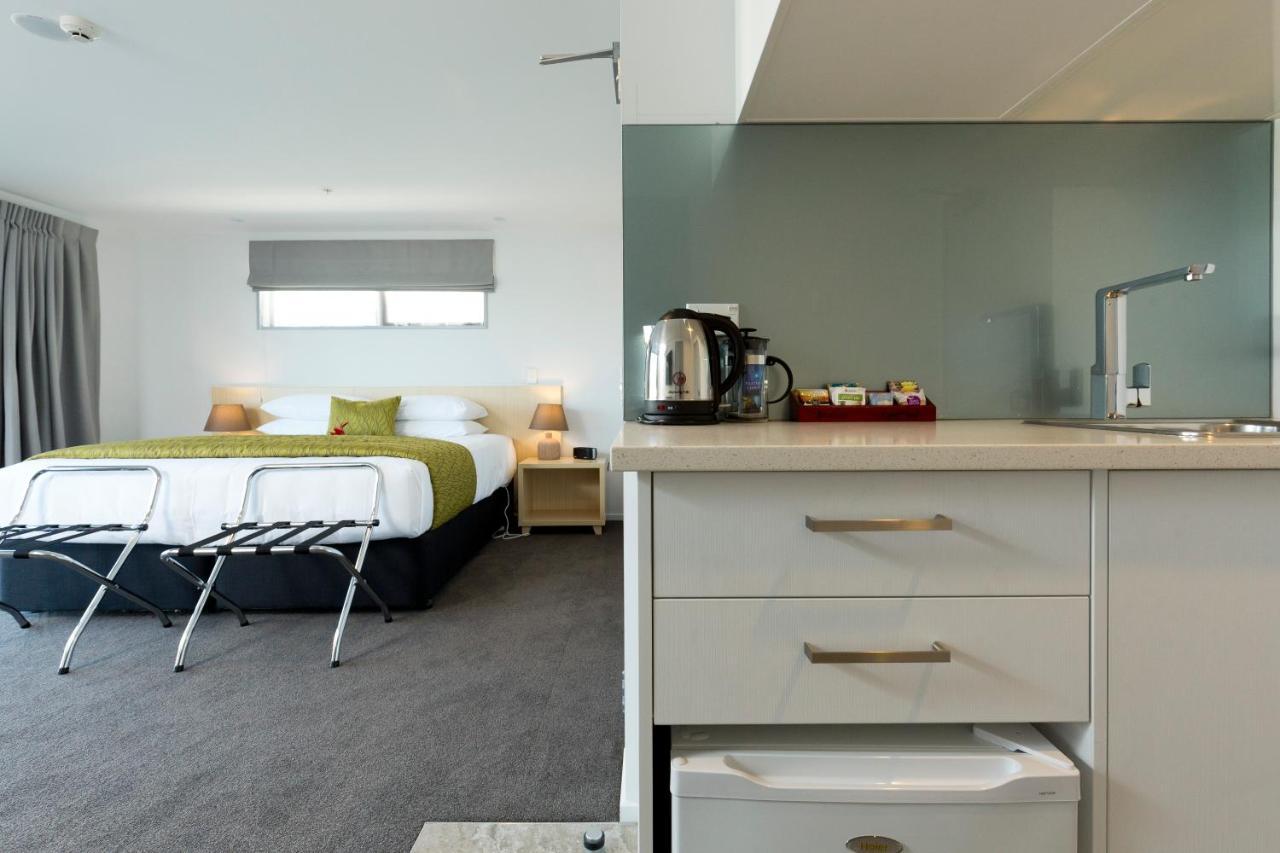 2 On Whiteleigh And 239 On Lincoln Motel Christchurch Exterior photo A studio apartment