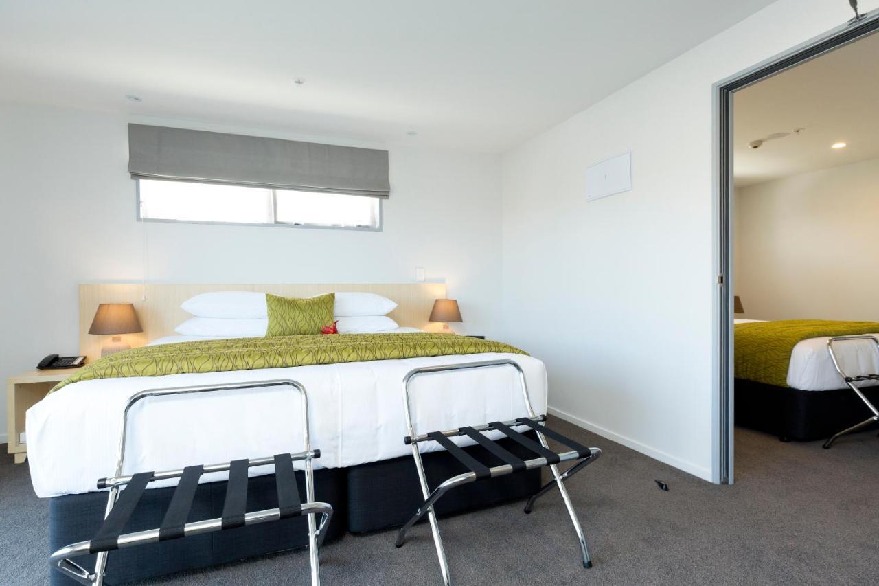 2 On Whiteleigh And 239 On Lincoln Motel Christchurch Exterior photo A room at the hotel