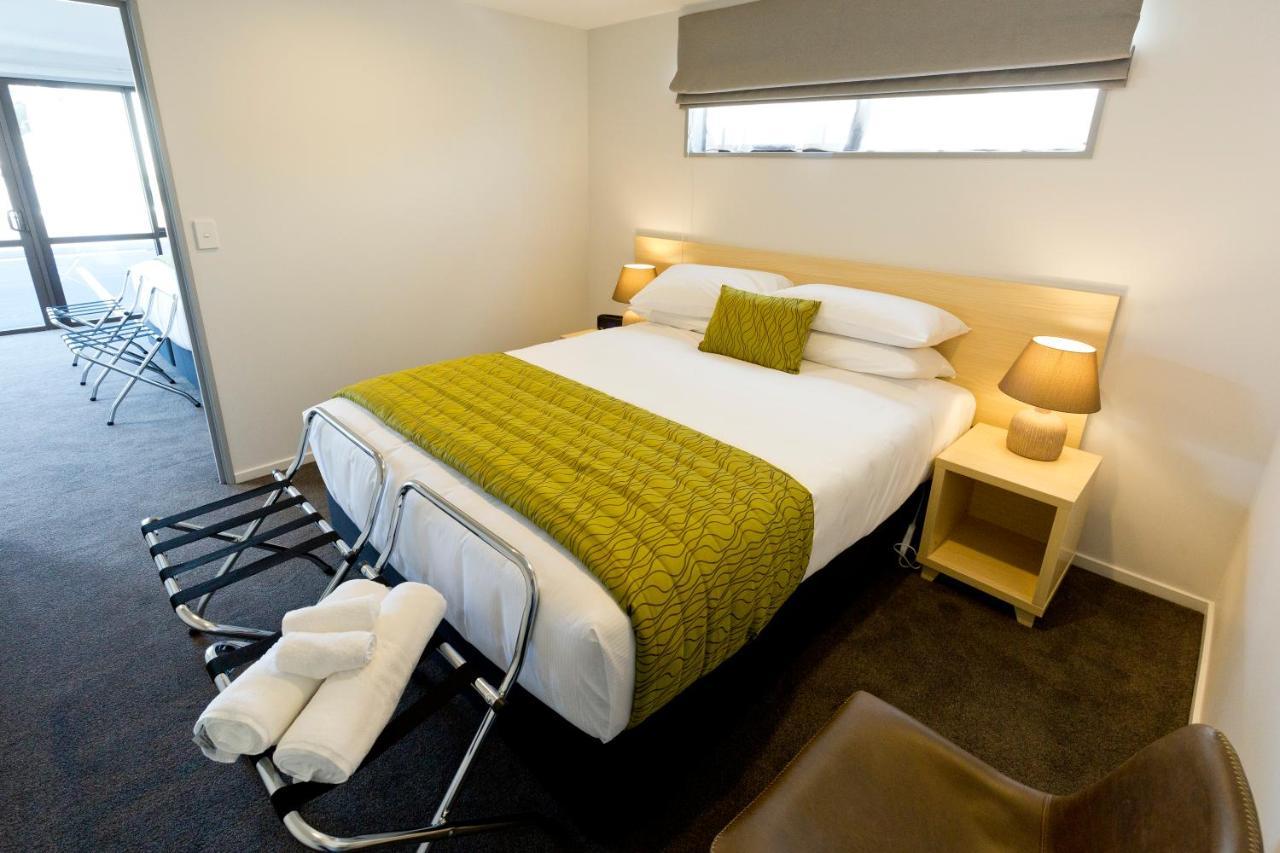 2 On Whiteleigh And 239 On Lincoln Motel Christchurch Exterior photo A bedroom at the hotel