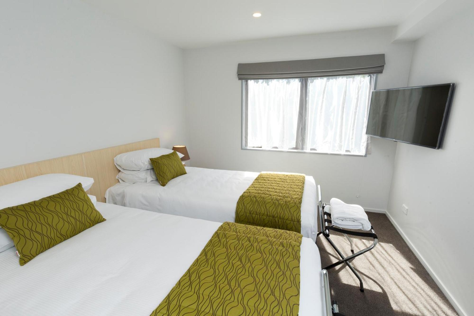 2 On Whiteleigh And 239 On Lincoln Motel Christchurch Exterior photo A typical room at the hotel