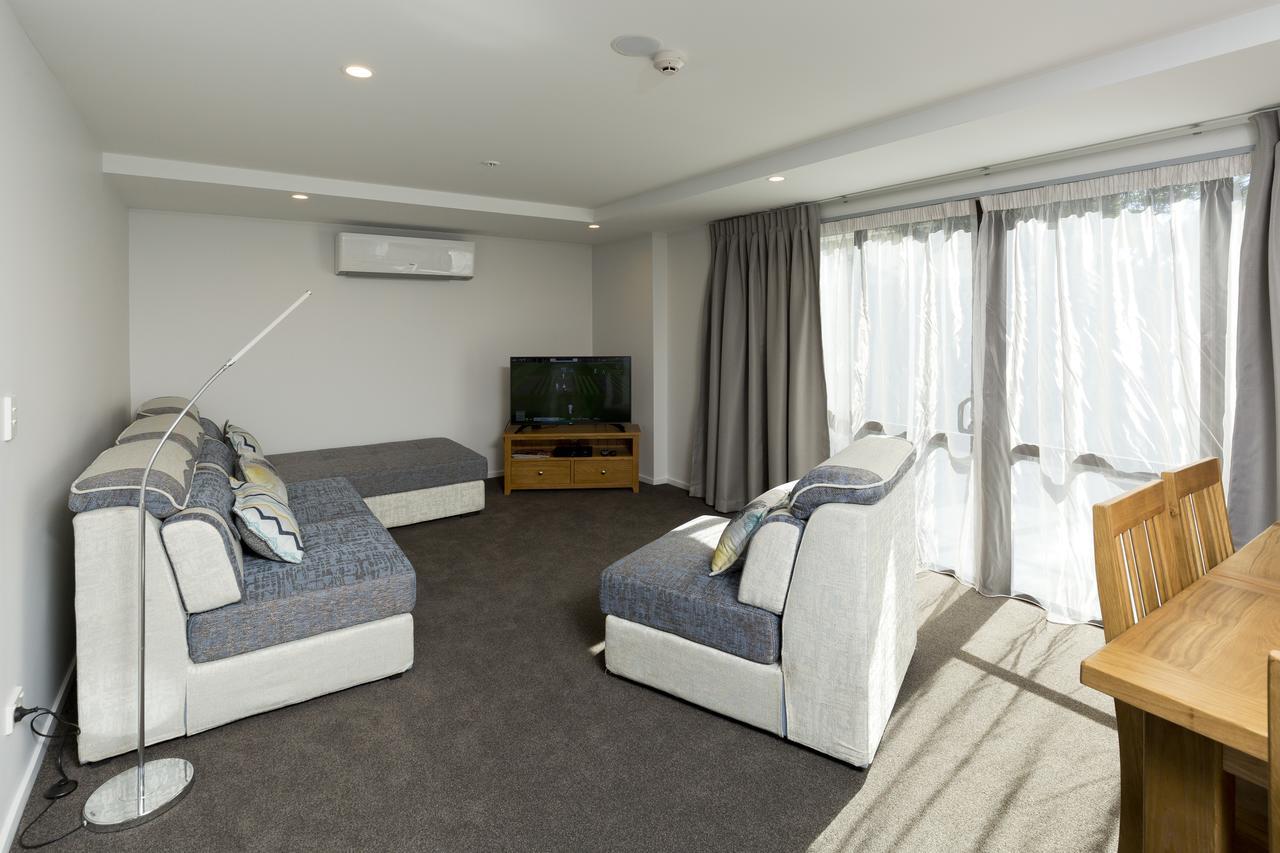 2 On Whiteleigh And 239 On Lincoln Motel Christchurch Exterior photo A typical apartment at the hotel