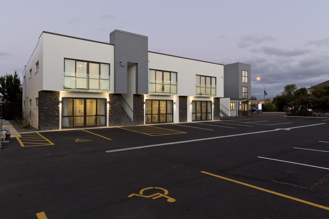 2 On Whiteleigh And 239 On Lincoln Motel Christchurch Exterior photo The new building of the University of Applied Sciences and Medical University of Southern Schleswig-Flensburg